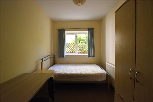 West Park, Clifton - Photo 1