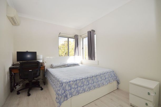 Conveniently Situated near Wentworthville Train Station&excl;&excl;&excl;&excl; - Photo 1