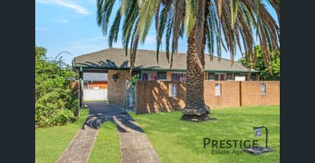 Charming 3-Bedroom Home in a Prime South Penrith Location - Photo 5
