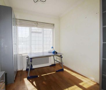 4 bedroom semi-detached house to rent - Photo 6