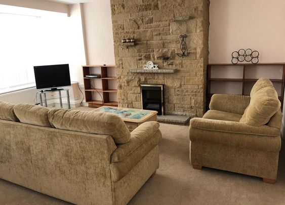 1 bedroom in a house share to rent - Photo 1