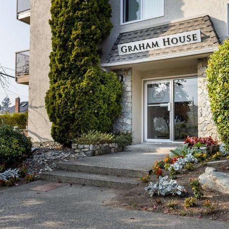 Graham House Apartments - Photo 4