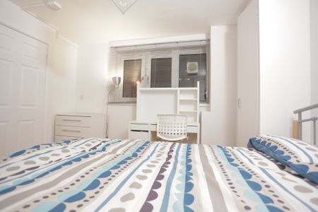 Windmill Lane – Room 1 - Photo 3