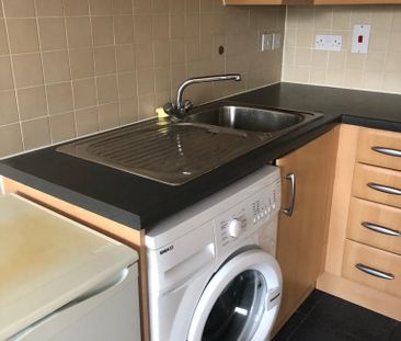 BROUGHTON - 1 BEDROOM - Photo 3