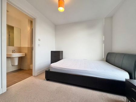 2 bedroom flat to rent - Photo 5
