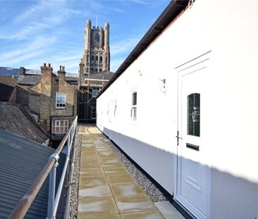 Well Presented 2 bedroom apartment situated in the heart of Ely wit... - Photo 4