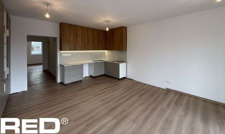 2 - izbový byt Bytča - Photo 2