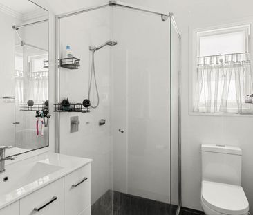 Cottage charm meets Mayfield lifestyle. - Photo 3