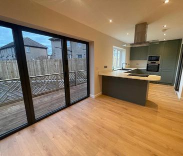 6 bedroom semi-detached house to rent - Photo 4