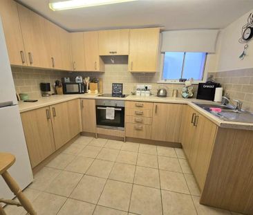 3 bedroom terraced house to rent - Photo 2