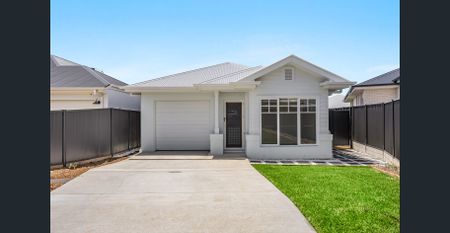 Modern three bedroom duplex - Photo 3