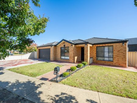 32 Boyd Avenue, Shepparton - Photo 3