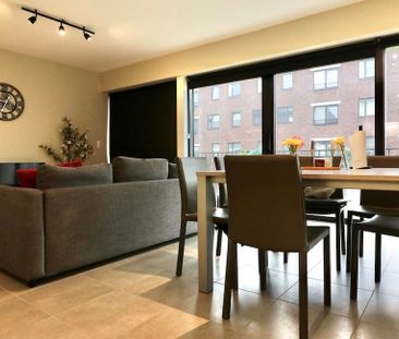 Appartement te huur in Eeklo voor € 875 met 2 slaapkamers - Photo 3