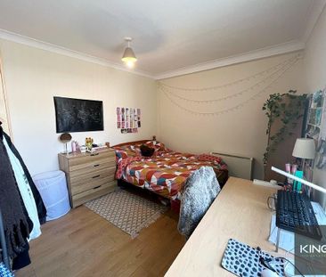 5 bedroom end of terrace house to rent - Photo 2