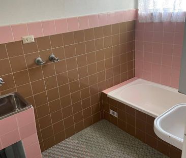 Large 2 bedroom CBD apartment - Photo 5