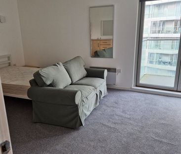 Studio Flat, Michigan Building, E14 - Photo 3