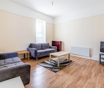 5 bed maisonette to rent in Chillingham Road, Heaton, NE6 - Photo 3