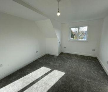 Elizabeth Close, Swansea, SA6 - Photo 6