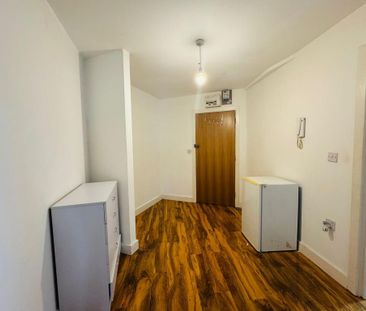 Studio to rent - Photo 2