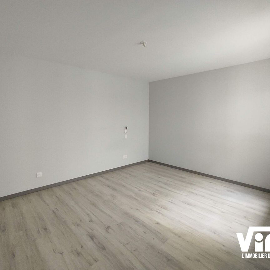 T3 DE 105 m² PROCHE PLACE DES CARMES - Photo 1