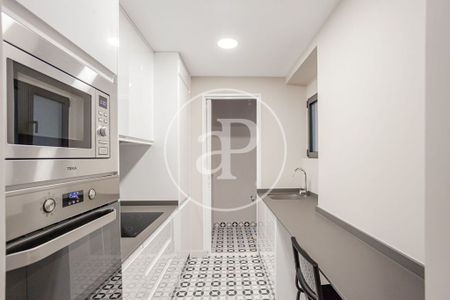 2 bedroom luxury Flat for rent in Madrid, Spain - Photo 2