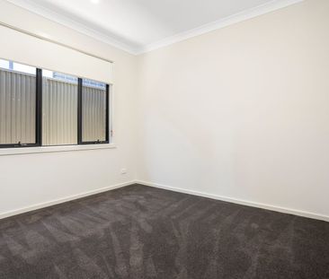 Modern Family Home in a Quiet Mount Barker Loop - Photo 5