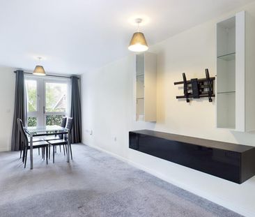 2 bedroom Flat To Let - Photo 1