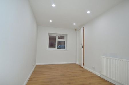 4 bedroom house to rent - Photo 2