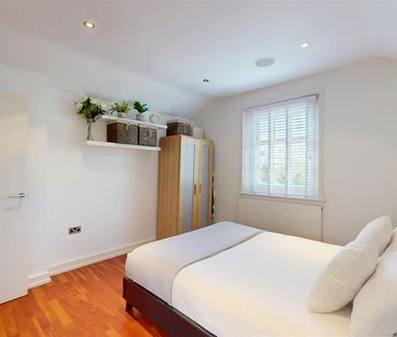 2 bedroom penthouse to rent - Photo 2