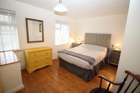 2 bedroom semi-detached house to rent - Photo 2