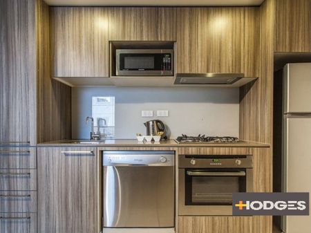 Sensational City Pad *UNFURNISHED* - Photo 4