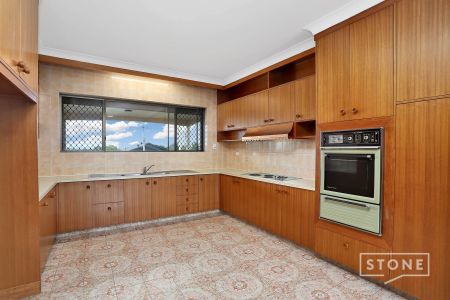 Immaculate family home in convenient locale. - Photo 4