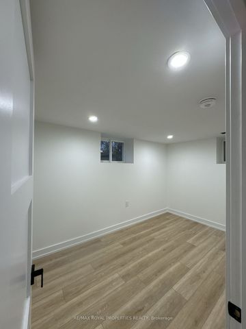 For Lease - 293 E 17th Street, Hamilton, Ontario - Photo 3