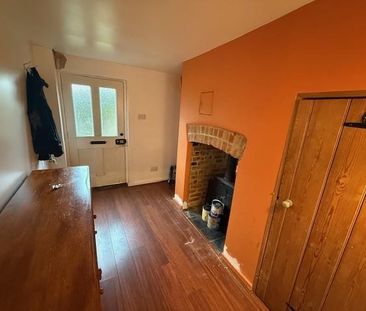 2 bedroom cottage to rent - Photo 2