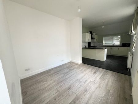 Grove Road North, Southsea - Photo 5