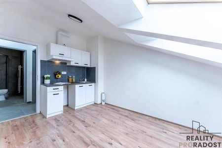 Pronájem bytu 1+kk 18 m² - Photo 2