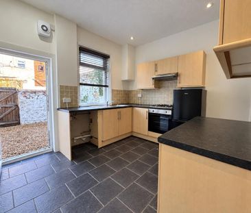 2 bedroom flat to rent - Photo 3