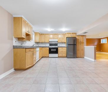 For Lease - 236 Woodale (Lower Lev) Avenue, Oakville, Ontario - Photo 3