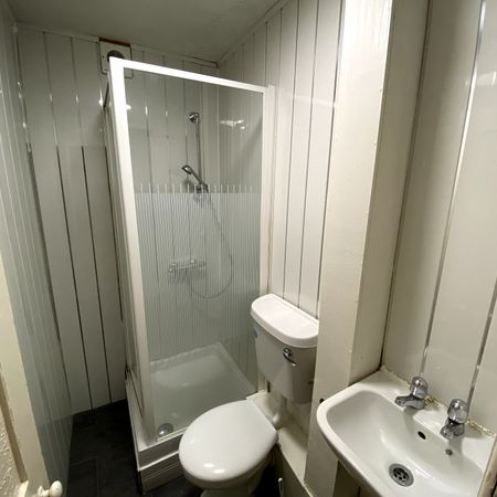 Flat 1, 12 Kelso Road, LS2 9PR, Leeds - Photo 4