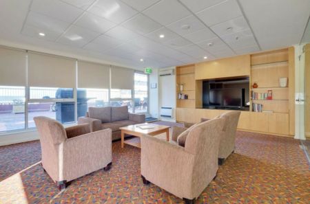 Furnished Studio - Perfect Location - Photo 4
