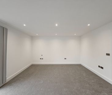 Studio Flat, Dollis Road, NW7 - Photo 2