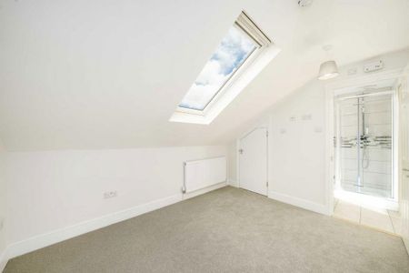 4 bedroom flat to rent - Photo 3