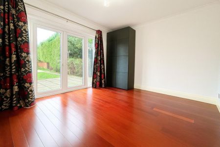 4 bedroom semi-detached house to rent - Photo 5