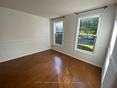 Detached Home For Lease | E8121886 - Photo 4