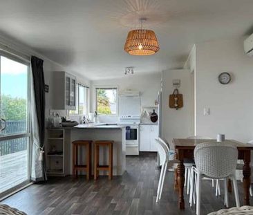 Charming Algies Bay home - Photo 3