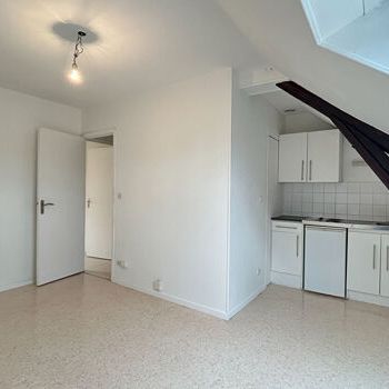 Appartement 2 pièces 28m2 REIMS 460 euros - Photo 1