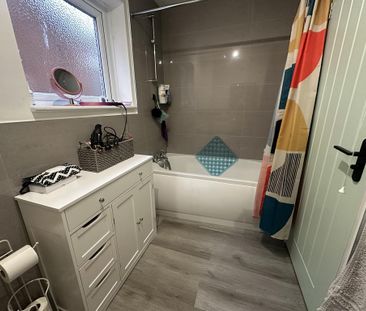 2 bedroom end of terrace house to rent - Photo 3