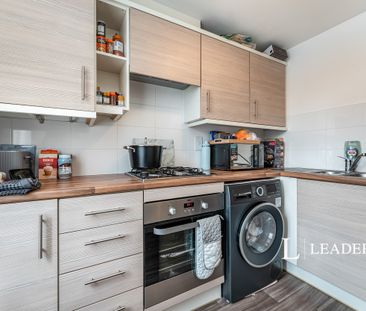 2 bedroom house to rent Wintergreen Road, Red Lodge, Bury St. Edmun... - Photo 4