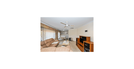 Your Private Paradise: Modern Comfort, Pool & Space for the Whole Family!!! - Photo 3