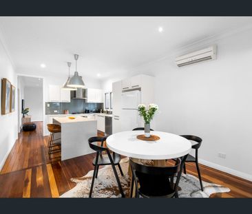 Renovated, quiet Street, Big entertaining deck and yard - Photo 2